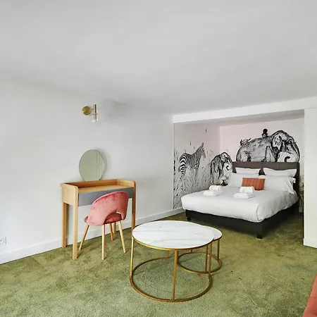 Pick A Flat's In Saint-germain - Rue Du Bac *
